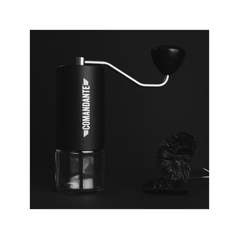 Macinino Comandante C40 MK4 per macinare caffè fresco, ideale per espresso e filtro